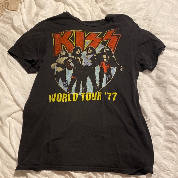 small graphic T - Picture 1 of 1